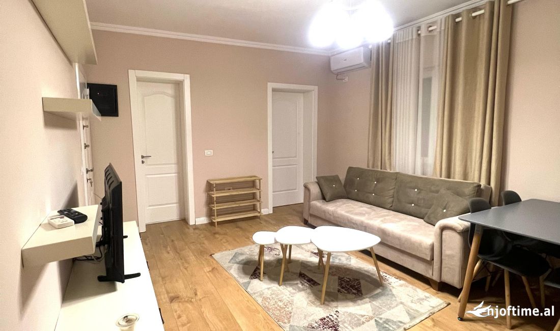 Shtepi me qera Apartament ne Tirane, 1+1, Mobilimi E mobiluar, Pagesa 550  Euro.