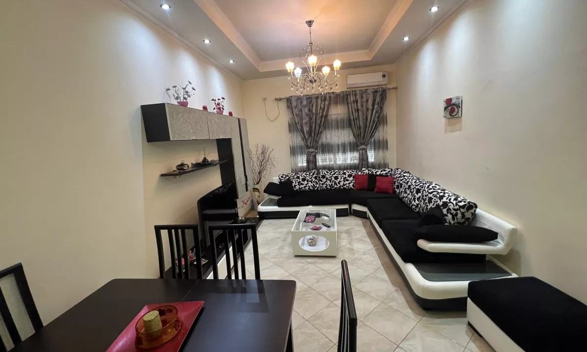 Shtepi me qera Apartament ne Tirane, 2+1, Mobilimi E mobiluar, Pagesa 400  Euro.