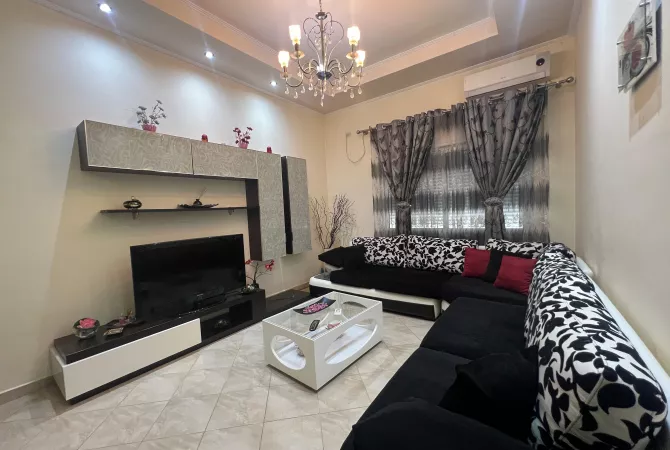 Shtepi me qera Apartament ne Tirane, 2+1, Mobilimi E mobiluar, Pagesa 400  Euro.