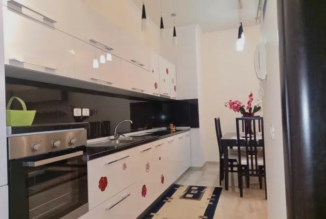 Shtepi me qera Apartament ne Tirane, 2+1, Mobilimi E mobiluar, Pagesa 400  Euro.