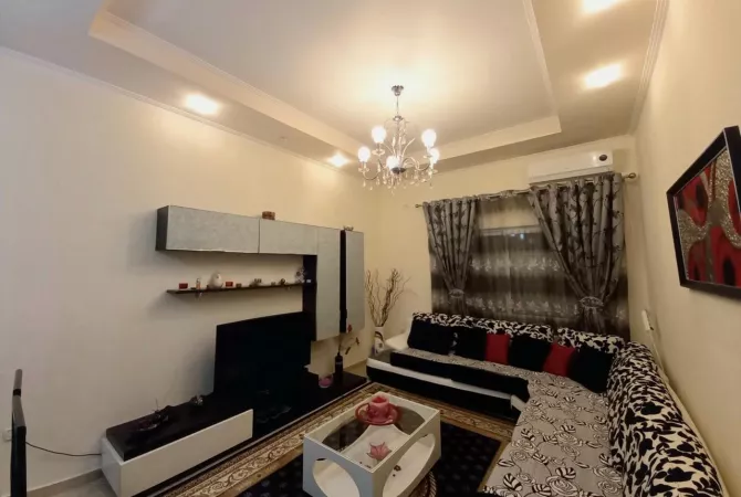 Shtepi me qera Apartament ne Tirane, 2+1, Mobilimi E mobiluar, Pagesa 400  Euro.