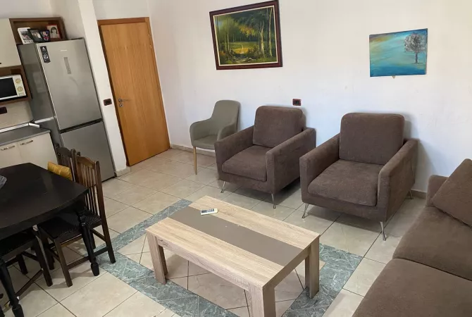 Shtepi ne shitje Apartament ne Tirane, 1+1, Mobilimi E mobiluar, Pagesa 82,000  Euro.