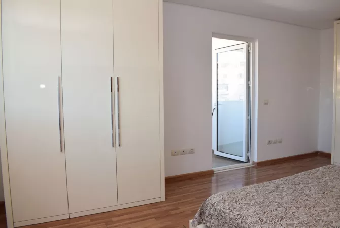 Shtepi ne shitje Apartament ne Durres, 2+1, Mobilimi E mobiluar, Pagesa 215,000  Euro.