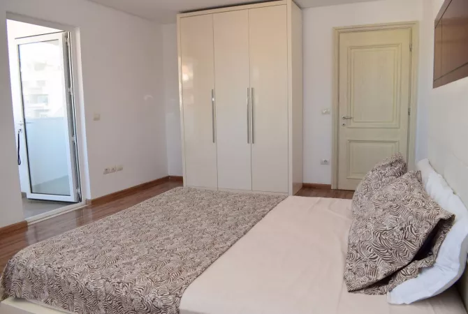 Shtepi ne shitje Apartament ne Durres, 2+1, Mobilimi E mobiluar, Pagesa 215,000  Euro.