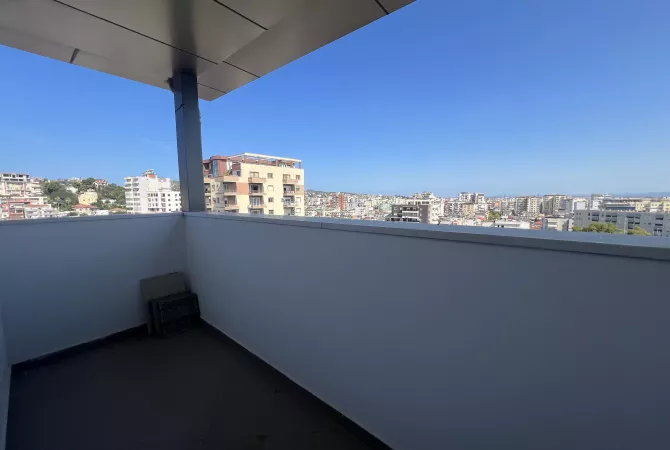 Shtepi ne shitje Apartament ne Durres, 2+1, Mobilimi E mobiluar, Pagesa 215,000  Euro.