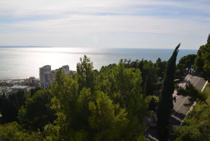 Shtepi ne shitje Apartament ne Durres, 2+1, Mobilimi E mobiluar, Pagesa 215,000  Euro.