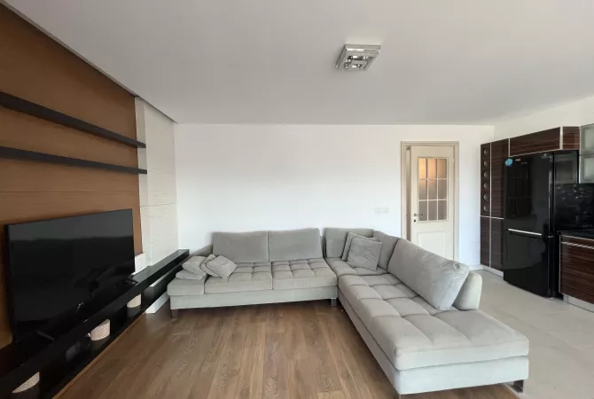 Shtepi ne shitje Apartament ne Durres, 2+1, Mobilimi E mobiluar, Pagesa 215,000  Euro.