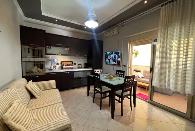 Shtepi me qera Apartament ne Tirane, 1+1, Mobilimi E mobiluar, Pagesa 550  Euro.