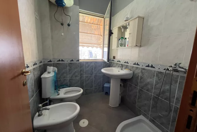 Shtepi me qera Apartament ne Tirane, 1+1, Mobilimi E mobiluar, Pagesa 550  Euro.