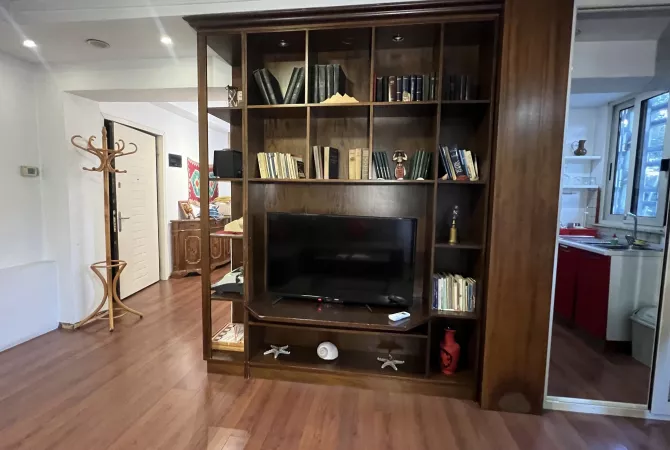 Shtepi me qera Apartament ne Tirane, 1+1, Mobilimi E mobiluar, Pagesa 700  Euro.