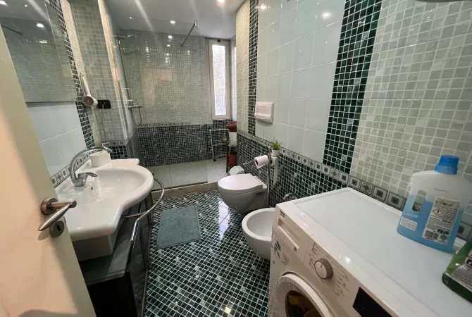 Shtepi me qera Apartament ne Tirane, 1+1, Mobilimi E mobiluar, Pagesa 700  Euro.