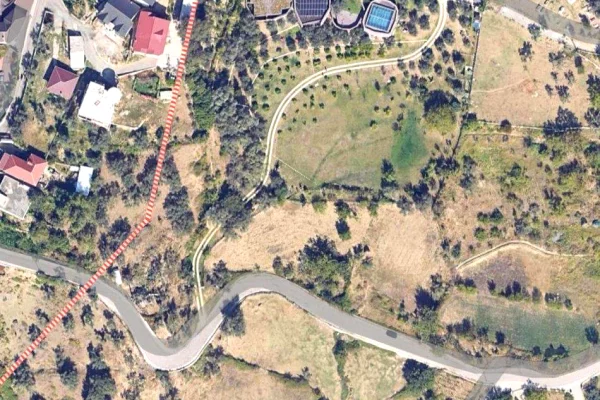 Truall ose Toke ne Tirane - 135,000 Euro