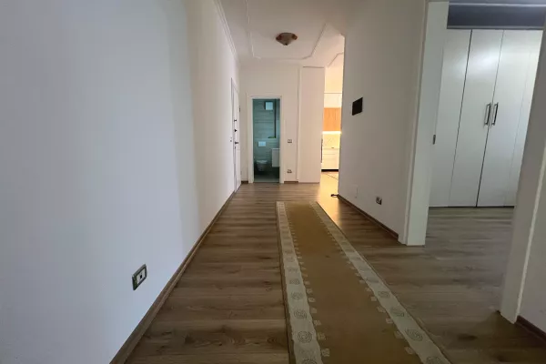 Shtepi me qera Apartament ne Tirane, 2+1, Mobilimi E mobiluar, Pagesa 1,150  Euro.