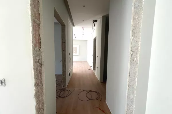 Shtepi ne shitje Apartament ne Tirane, 2+1, Mobilimi E mobiluar, Pagesa 180,000  Euro.