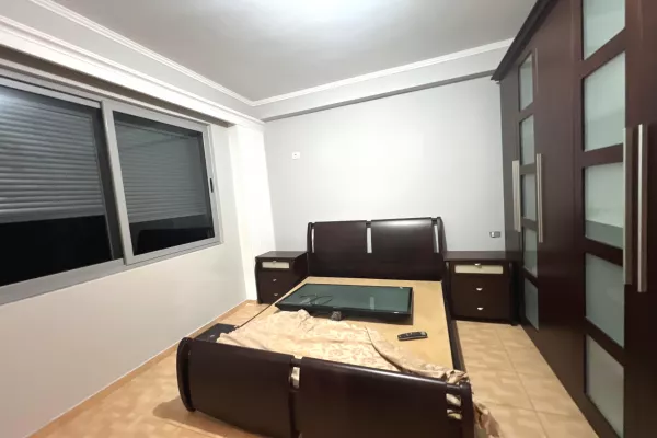 Shtepi ne shitje Apartament ne Tirane, 2+1, Mobilimi Pjeserisht e mobiluar, Pagesa 158,000  Euro.