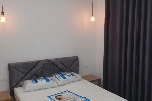 Shtepi me qera Apartament ne Tirane, 1+1, Mobilimi E mobiluar, Pagesa 800  Euro.