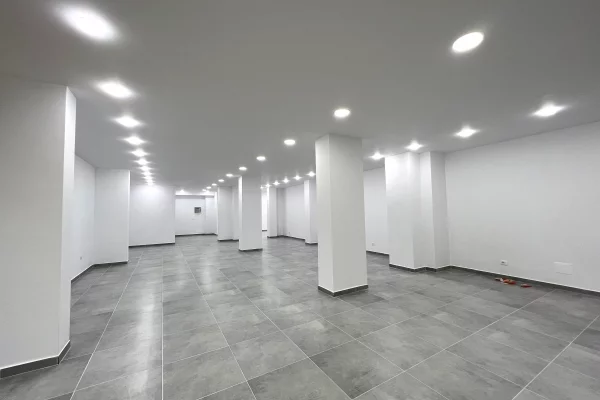 JEPET ME QERA DYQAN 170 M2 RRUGE KRYESORE - FRESK