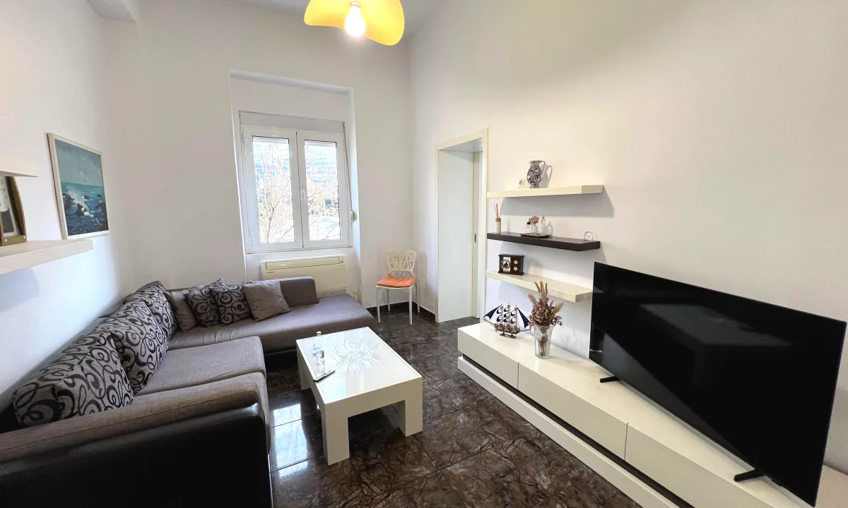 Shtepi me qera Apartament ne Tirane, 2+1, Mobilimi E mobiluar, Pagesa 650  Euro.