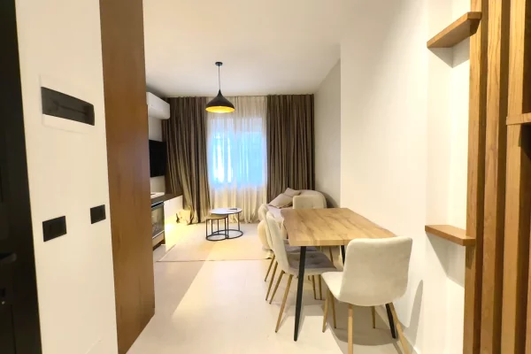 Shtepi me qera Apartament ne Tirane, 1+1, Mobilimi E mobiluar, Pagesa 700  Euro.