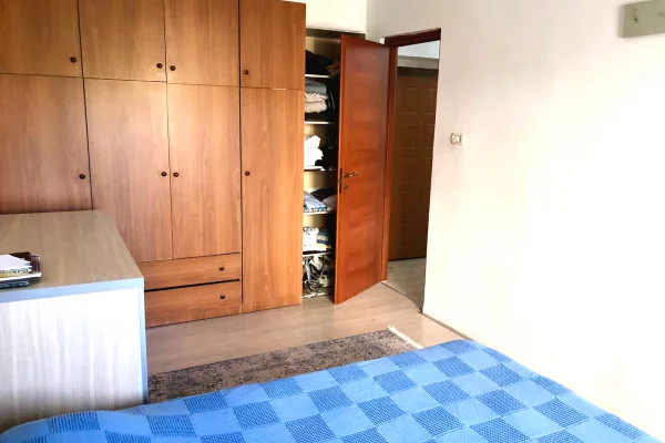 Shtepi me qera Apartament ne Tirane, 2+1, Mobilimi E mobiluar, Pagesa 650  Euro.