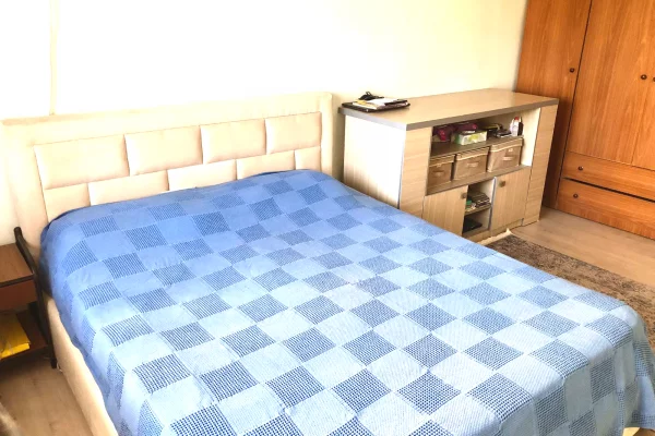 Shtepi me qera Apartament ne Tirane, 2+1, Mobilimi E mobiluar, Pagesa 650  Euro.
