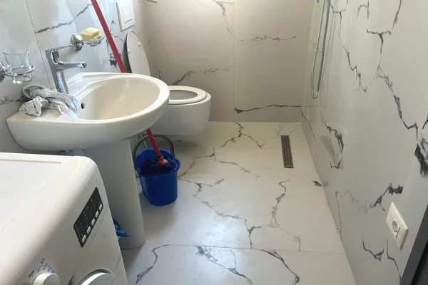 Shtepi me qera Apartament ne Tirane, 2+1, Mobilimi E mobiluar, Pagesa 350  Euro.