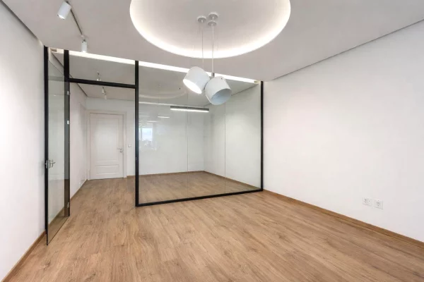 Ambient biznesi me qera 3+1 ne Tirane - 2,500 Euro