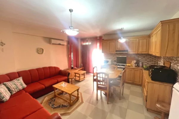 Shtepi ne shitje Apartament ne Durres, 1+1, Mobilimi E mobiluar, Pagesa 85,000  Euro.