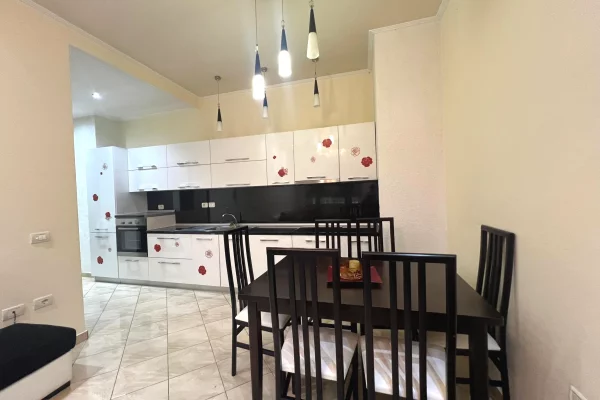 Shtepi ne shitje Apartament ne Tirane, 2+1, Mobilimi E mobiluar, Pagesa 140,000  Euro.