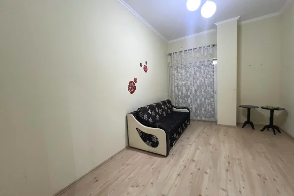 Shtepi ne shitje Apartament ne Tirane, 2+1, Mobilimi E mobiluar, Pagesa 140,000  Euro.