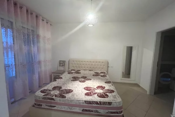 Shtepi me qera Apartament ne Tirane, 2+1, Mobilimi E mobiluar, Pagesa 570  Euro.
