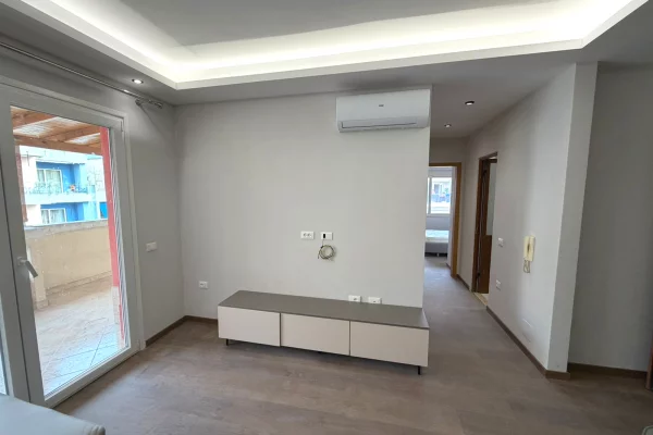 Shtepi me qera Apartament ne Tirane, 2+1, Mobilimi E mobiluar, Pagesa 575  Euro.