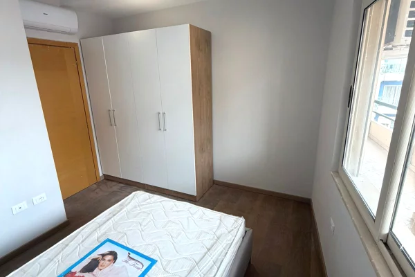 Shtepi me qera Apartament ne Tirane, 2+1, Mobilimi E mobiluar, Pagesa 575  Euro.