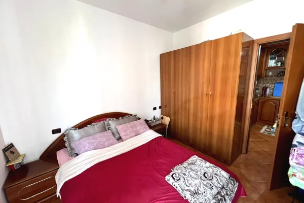 Shtepi ne shitje Apartament ne Tirane, 1+1, Mobilimi Pjeserisht e mobiluar, Pagesa 145,000  Euro.