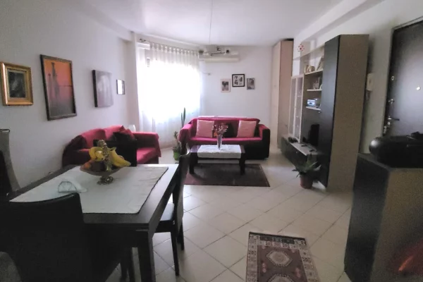 Shtepi me qera Garsoniere ne Tirane - 400 Euro