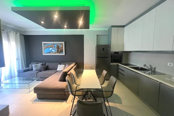 Shtepi me qera Apartament ne Tirane, 3+1, Mobilimi E mobiluar, Pagesa 550  Euro.
