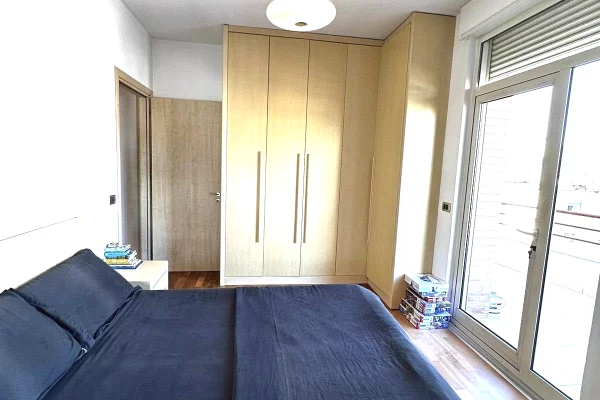 Shtepi ne shitje Apartament ne Tirane, 2+1, Mobilimi E mobiluar, Pagesa 210,000  Euro.