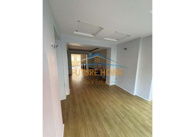 Shitet Ambient Biznesi , Rruga Vaso Pasha, ne Bllok