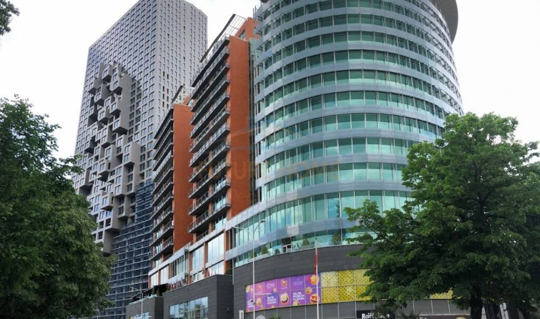  Ambjent zyrash per qira tek Bulevardi 