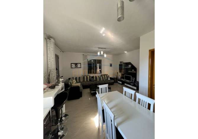 Shtepi ne shitje Vila Luksoze ne Pogradec, 6+1, Mobilimi Pjeserisht e mobiluar, Pagesa 199,000  Euro.