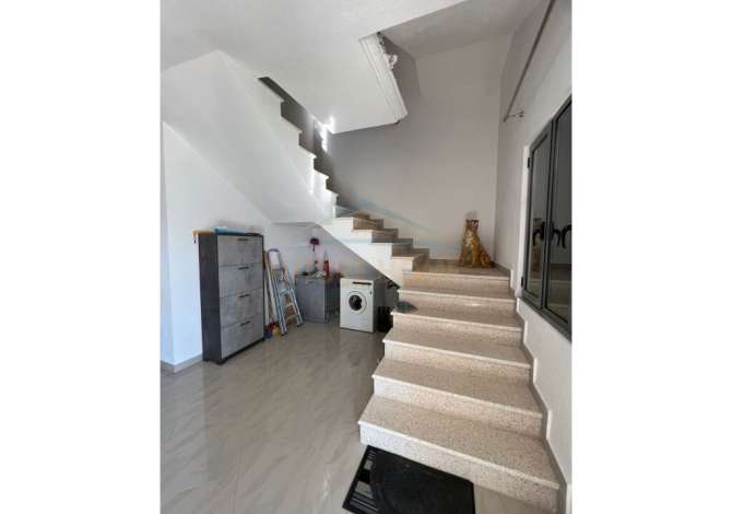 Shtepi ne shitje Vila Luksoze ne Pogradec, 6+1, Mobilimi Pjeserisht e mobiluar, Pagesa 199,000  Euro.