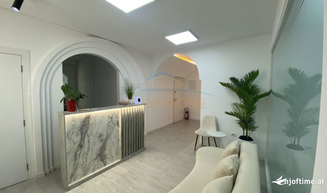 Biznes ne shitje, Qender Estetike, Blloku, Tirane.