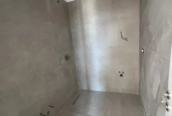 Shtepi ne shitje Penthose(kati i fundit panoramik) ne Tirane, 3+1, Mobilimi E mobiluar, Pagesa 399,000  Euro.