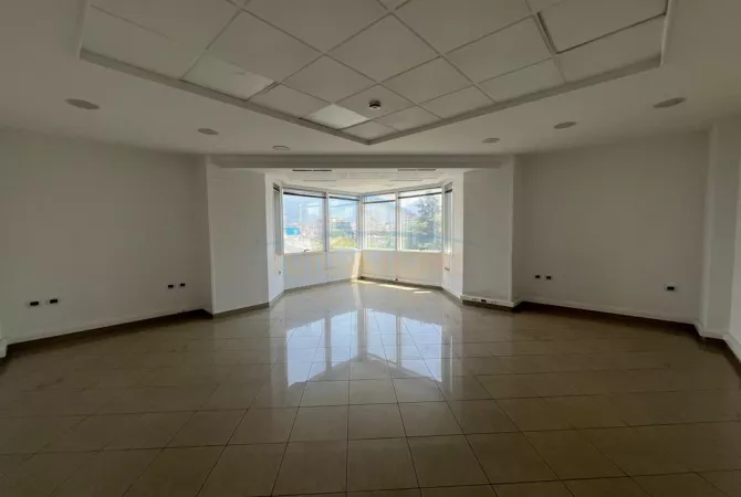 Ambient Biznesi për Qira – Bulevardi Dëshmorët e Kombit, Kullat Binjake