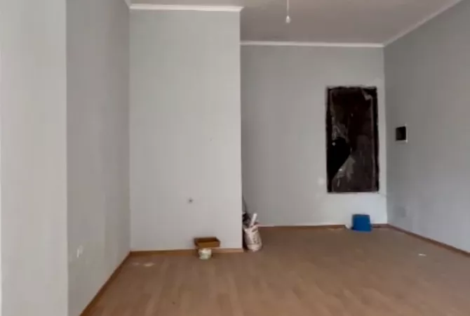 Shitet Njesi Biznesi te Liqeni i Thate