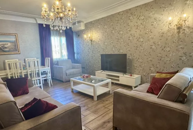 Ish Blloku Apartament 2+1 ne Shitje, Tirane