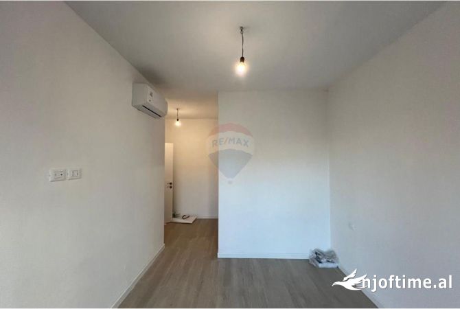 Ambiente Commerciale in Affitto 2+1 a Tirana - 750 Euro