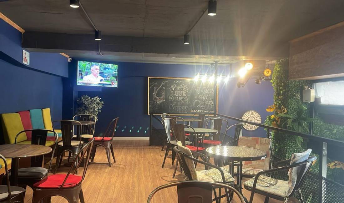 Shitet Biznes Bar-Kafe, Kika 2