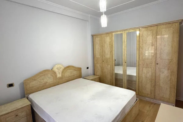 Shtepi ne shitje Apartament ne Tirane, 1+1, Mobilimi E mobiluar, Pagesa 115,000  Euro.