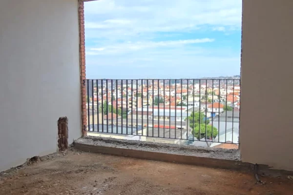 Shtepi ne shitje Apartament ne Tirane, 1+1, Mobilimi Bosh, pa mobiluar, Pagesa 117,000  Euro.